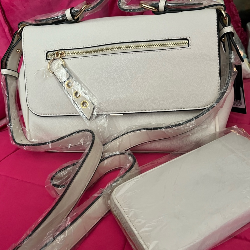 Chic White Leather Shoulder Bag